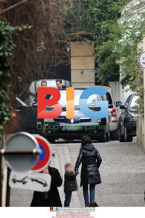 Sarkozy Rushes to Carla's Place