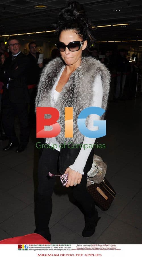 Katie Price Arrives in Dublin for VIP Style Awards
