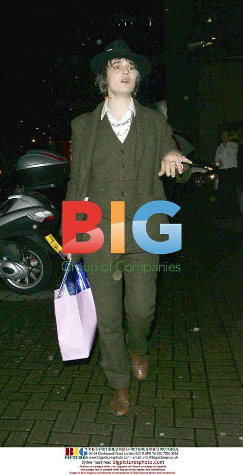 Pete Doherty Arriving at Hotel