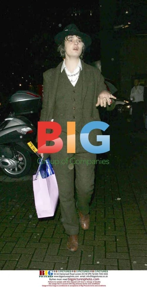 Pete Doherty Arriving at Hotel