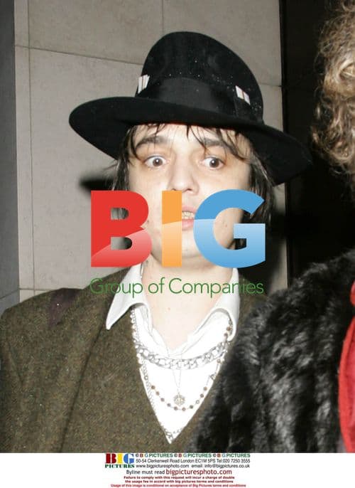 Pete Doherty Arrives at London Hotel