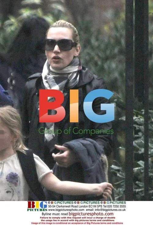 Kate Winslet picks up kids from school