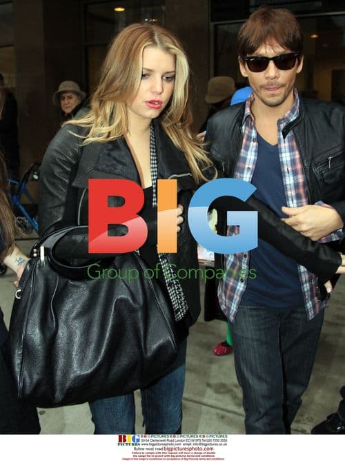 Jessica Simpson Going to Lunch in NYC