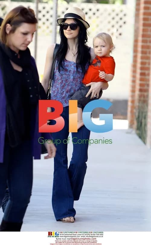 Pete Wentz, Ashlee Simpson, and son Bronx