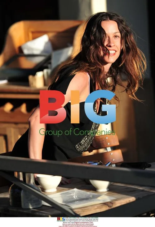 Alanis Morissette Lunch Outing