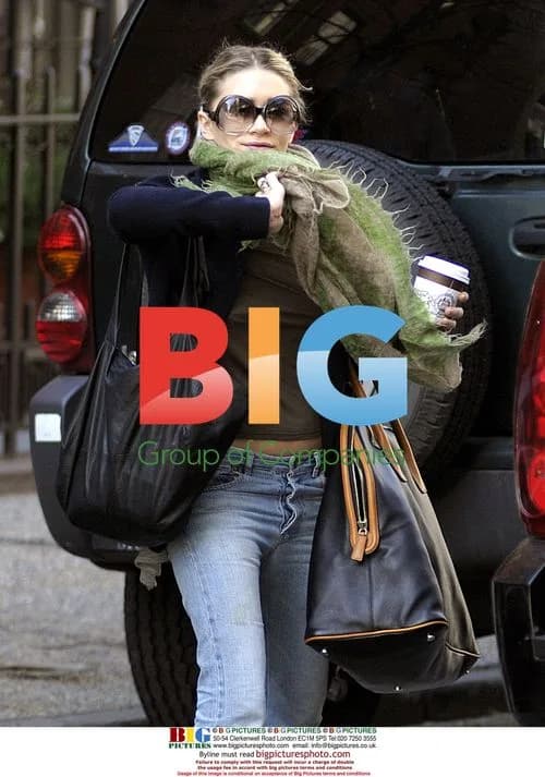 Ashley Olsen Leaving NYC Apartment