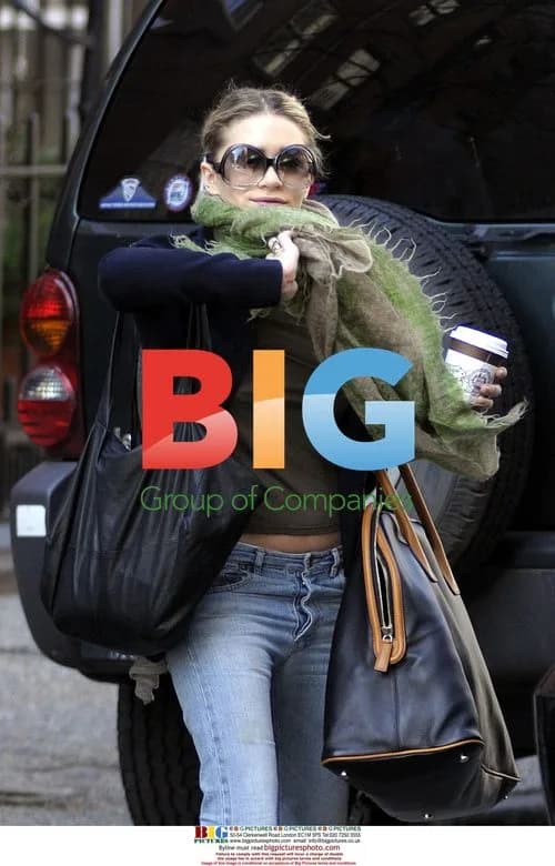 Ashley Olsen Leaving NYC Apartment