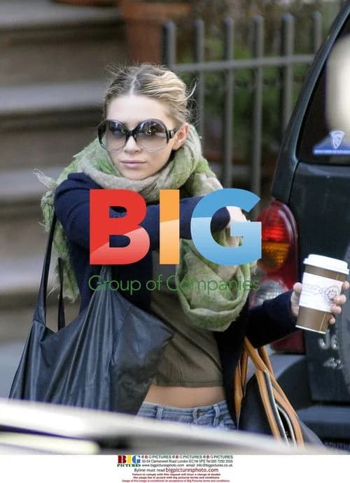 Ashley Olsen Leaving NYC Apartment