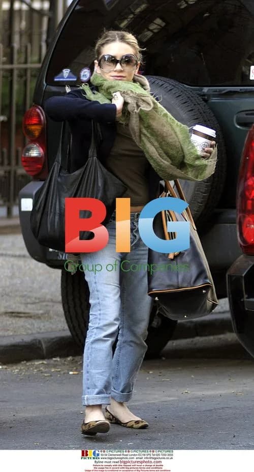 Ashley Olsen Leaving NYC Apartment