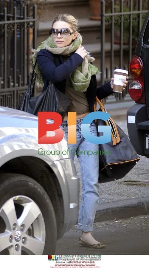 Ashley Olsen Leaves NYC Apartment