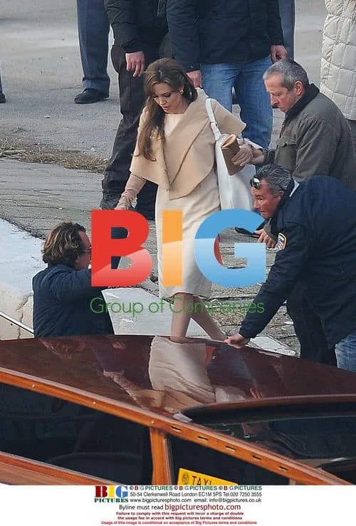 Angelina Jolie and Johnny Depp on 'The Tourist' Set