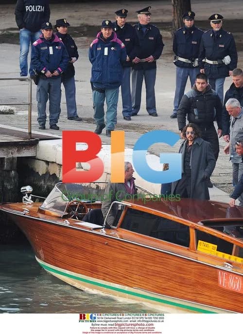 Angelina Jolie and Johnny Depp on "The Tourist" Set