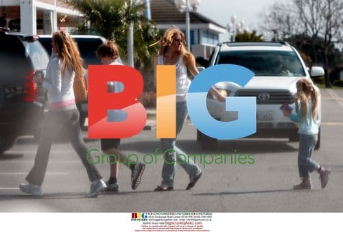 Jesse James's ex-wife and kids out for ice cream