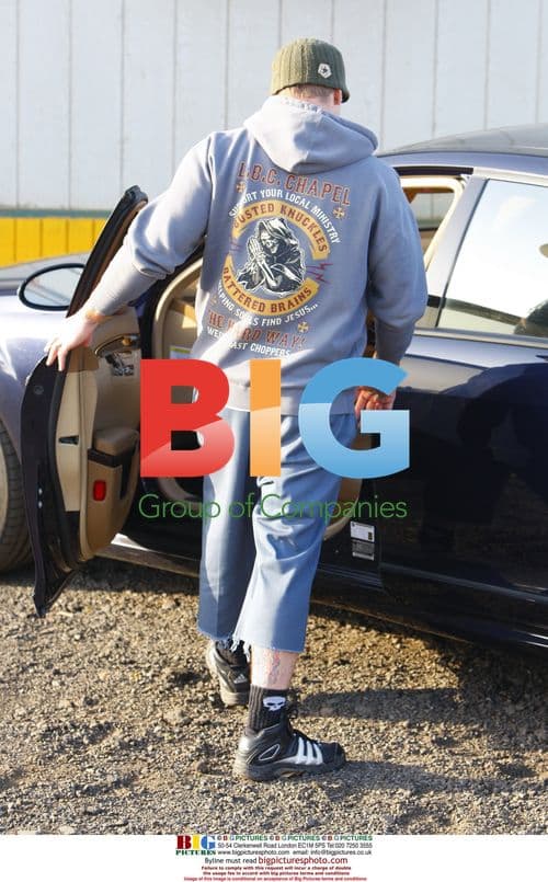 Jesse James Dropping Off Kids