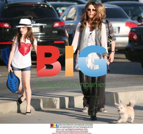 Kate Beckinsale with family at Venice Beach