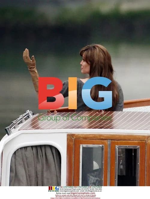 Angelina Jolie on 'The Tourist' set