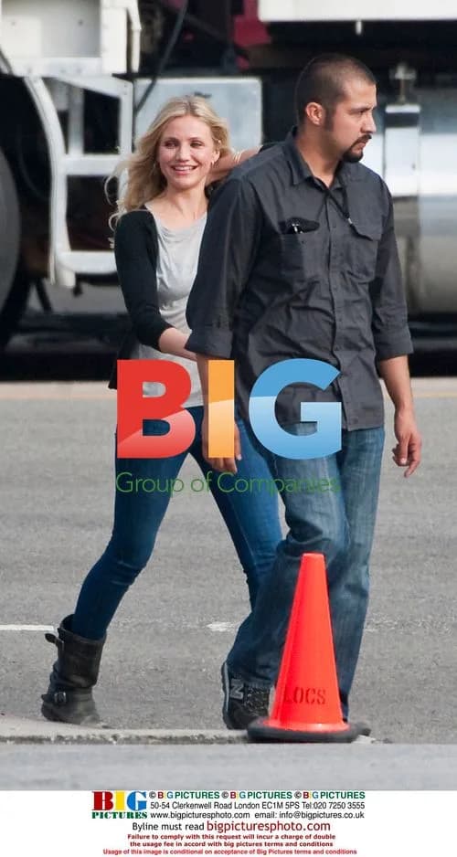 Cameron Diaz and co-stars on 'Bad Teacher' set