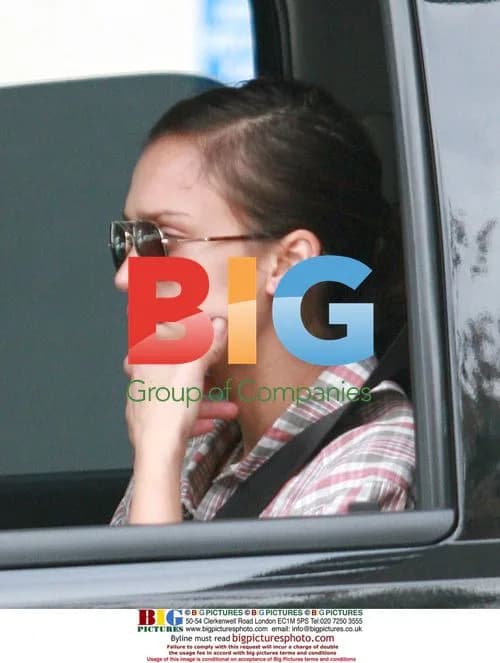 Jessica Alba gets coffee in Brentwood