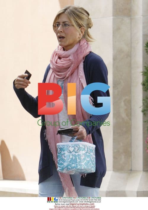 Jennifer Aniston on 'Just Go with It' set