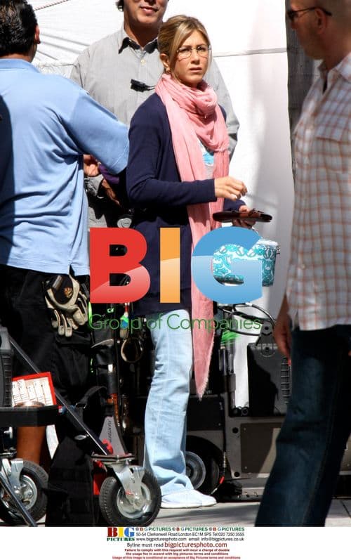 Jennifer Aniston on 'Just Go with It' set