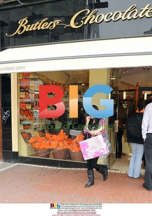 Roxanne Pallett Shopping in Dublin