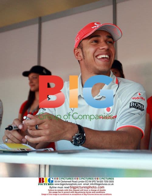 F1 Drivers Signing Autographs