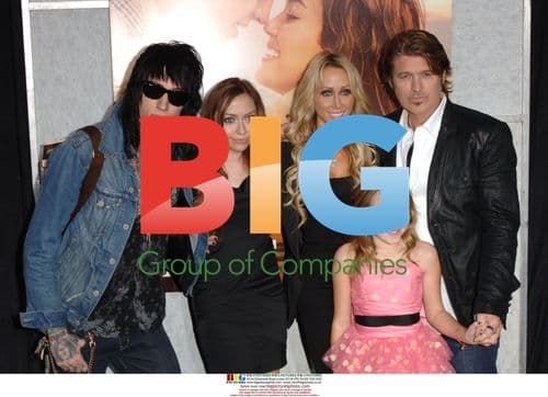 Cyrus Family at 'The Last Song' Premiere