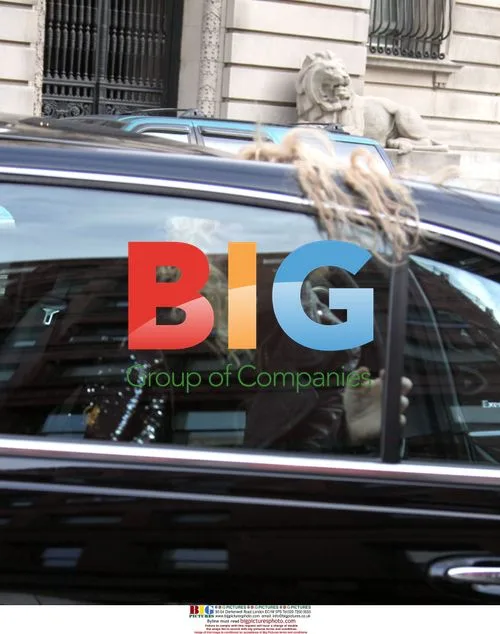 Courtney Love Leaving Soho Office