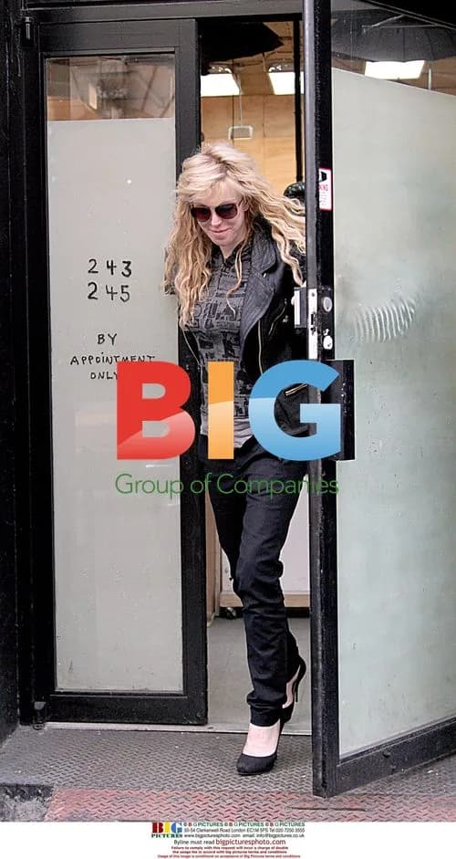 Courtney Love Leaving Office in NYC