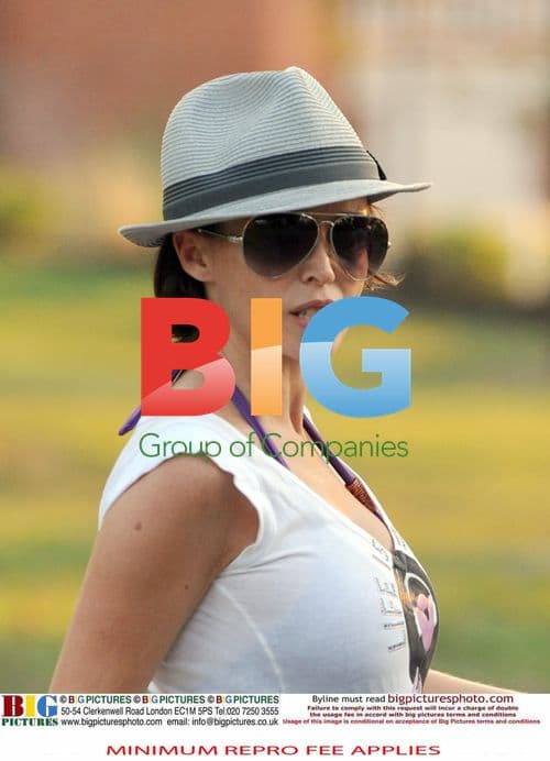 Dannii Minogue Takes Afternoon Stroll