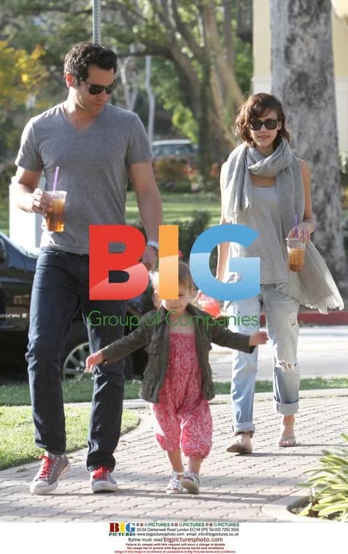 Jessica Alba family outing