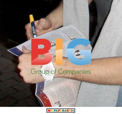 Gareth Gates Signs Autographs in Birmingham