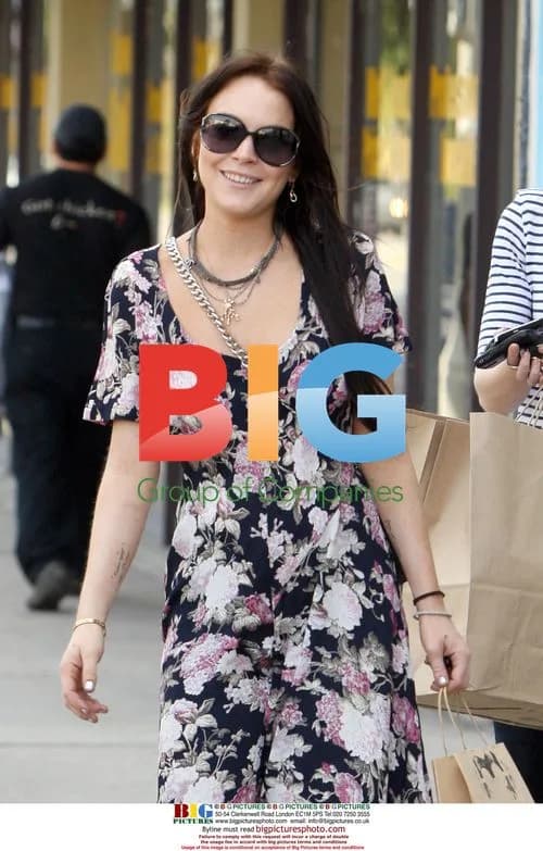 Lindsay Lohan Shopping in Glendale