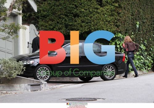 Sandra Bullock Receives Visitors