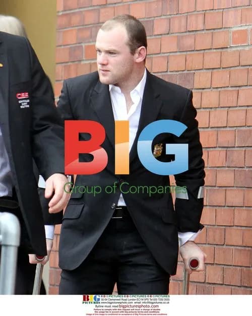 Wayne Rooney Leaves Hospital