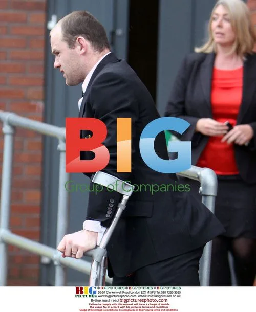 Wayne Rooney Leaves Hospital in Manchester