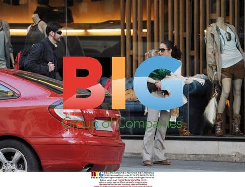 Telma Ortiz with family in Barcelona