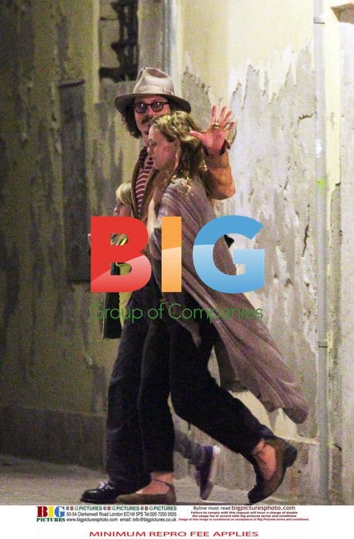 Johnny Depp with Vanessa Paradis and daughter in Venice