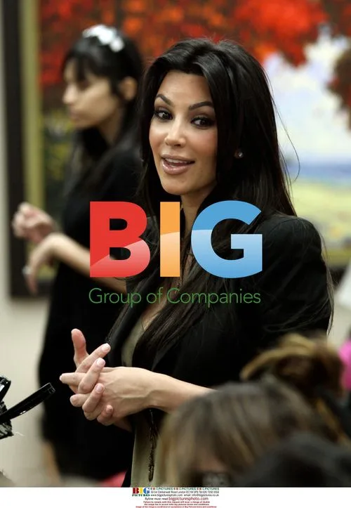 Kim Kardashian Gets Her Nails Done