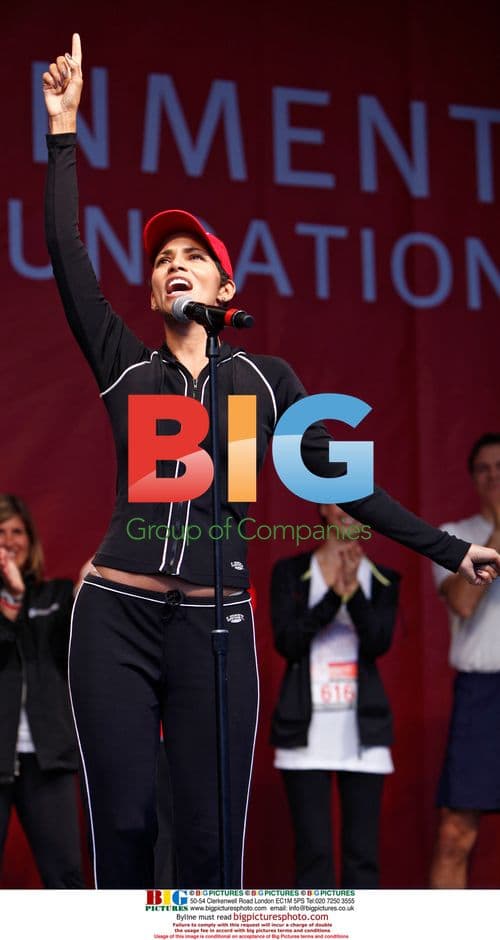 Halle Berry at Revlon Run/Walk