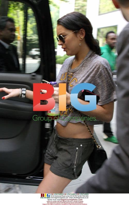 Lindsay Lohan Leaves Cafe Habana