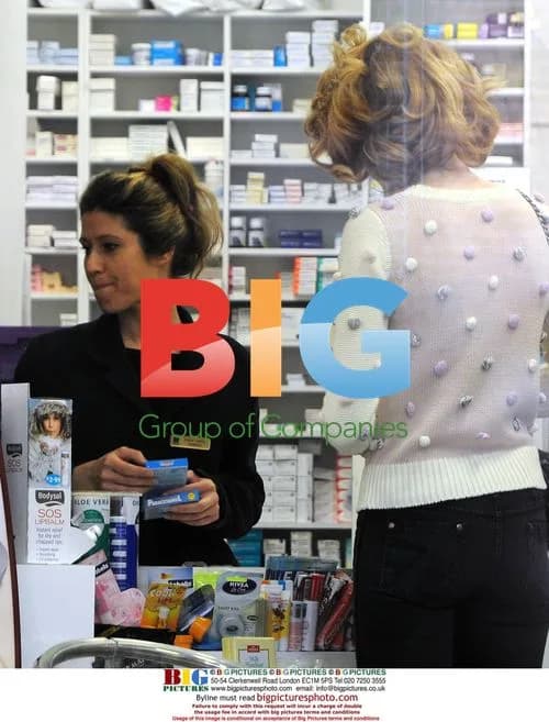 Nicola Roberts shopping in Dublin