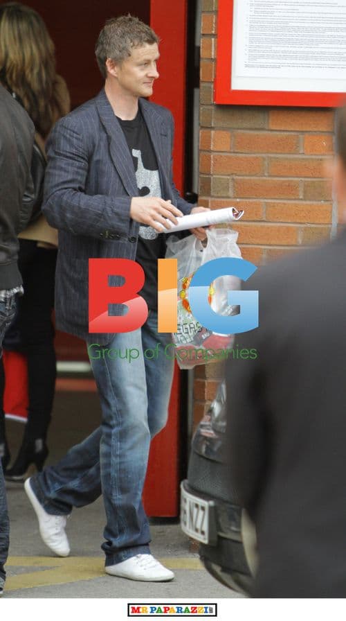 Celebs at Old Trafford for United Relief Live