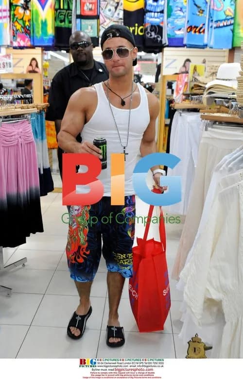 Jersey Shore Cast Goes Shopping in Miami