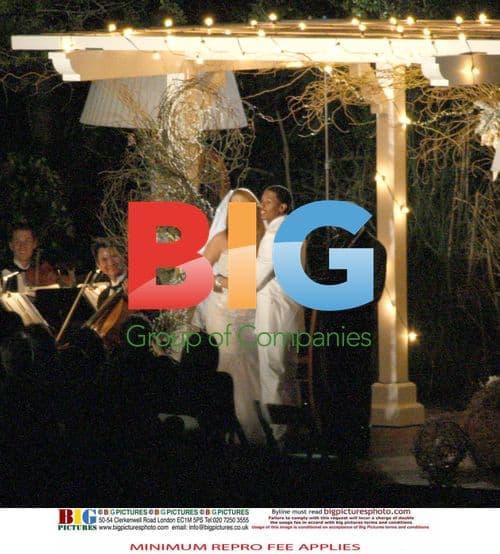 Mariah Carey Renews Vows with Nick Cannon