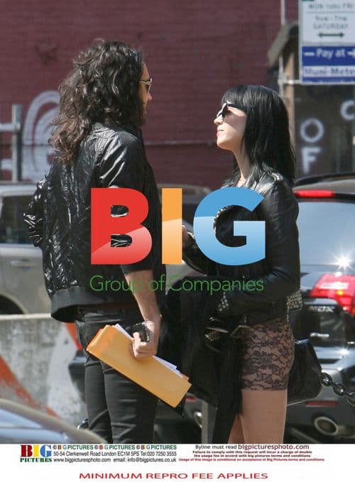 Katy Perry and Russell Brand apartment hunting