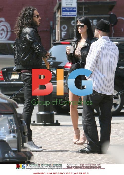 Katy Perry and Russell Brand Apartment Hunting in New York