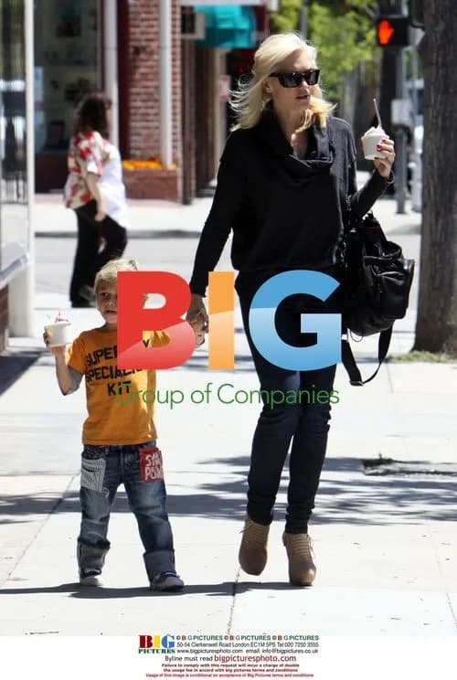 Gwen Stefani and son Kingston get ice cream