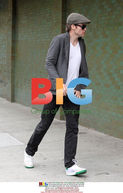 Chris Pine Out for Walk in New York