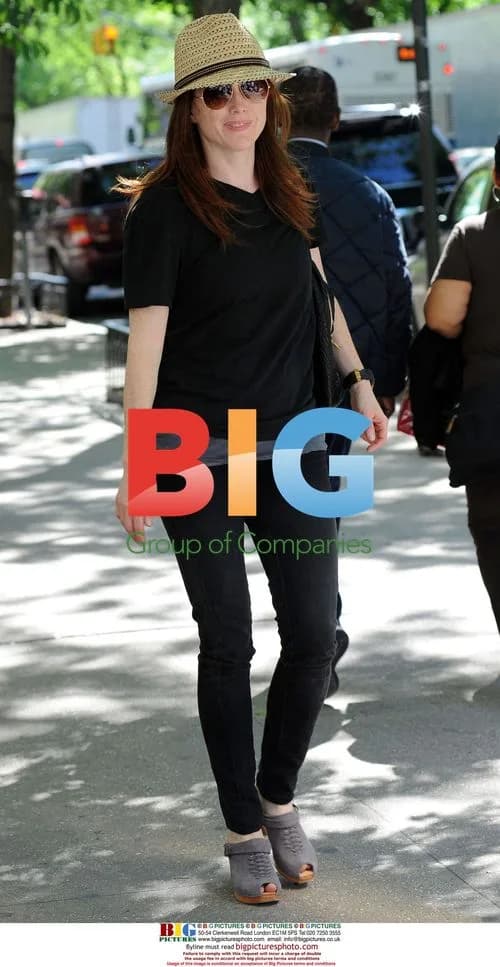 Julianne Moore Walking in NYC